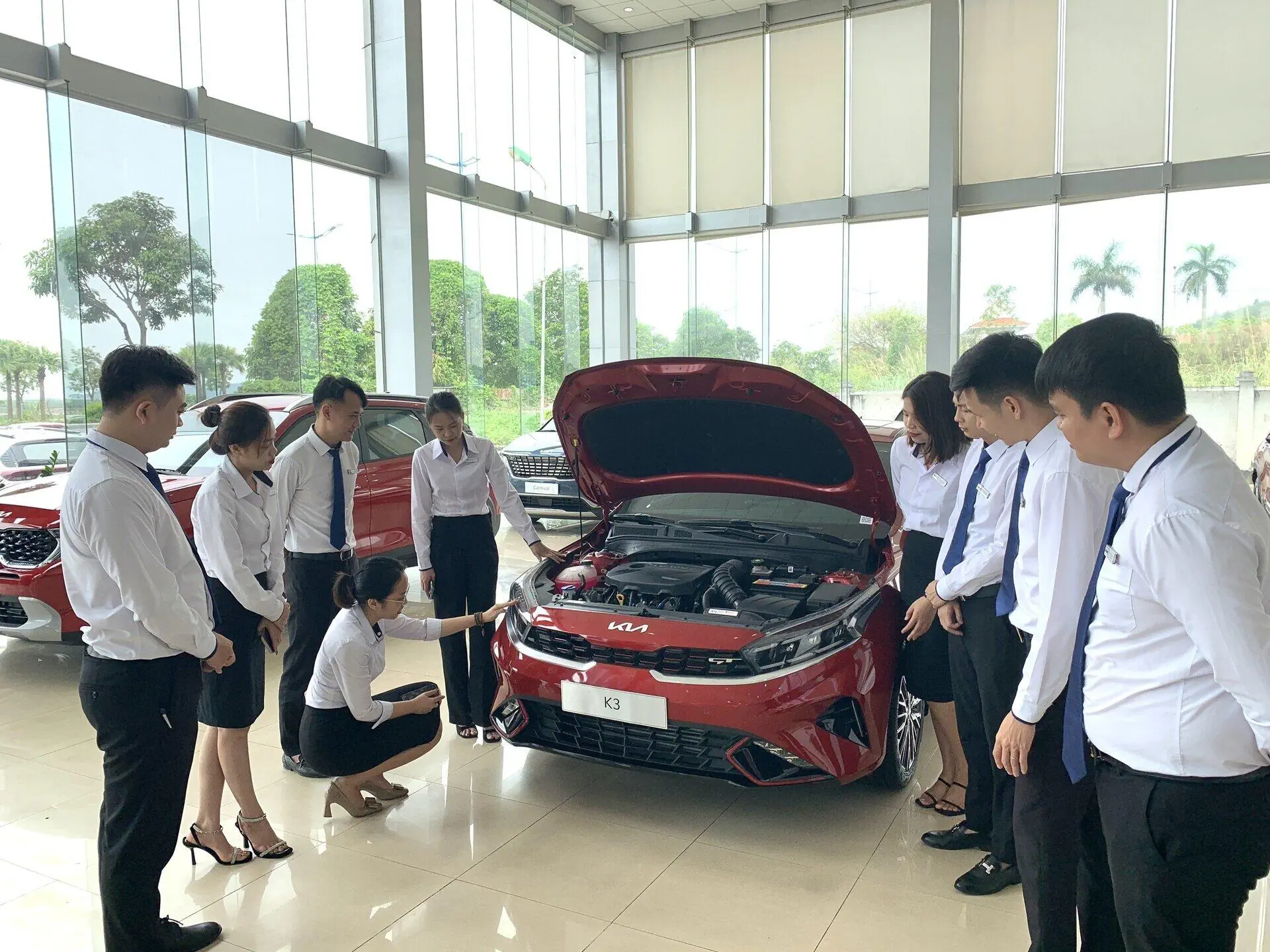 THACO AUTO QUẢNG NINH - ĐÀO TẠO NÂNG CAO KIẾN THỨC SẢN PHẨM, KỸ NĂNG BÁN HÀNG XE KIA